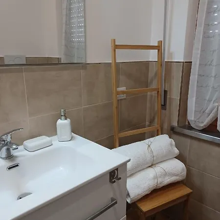 아파트 Elena House